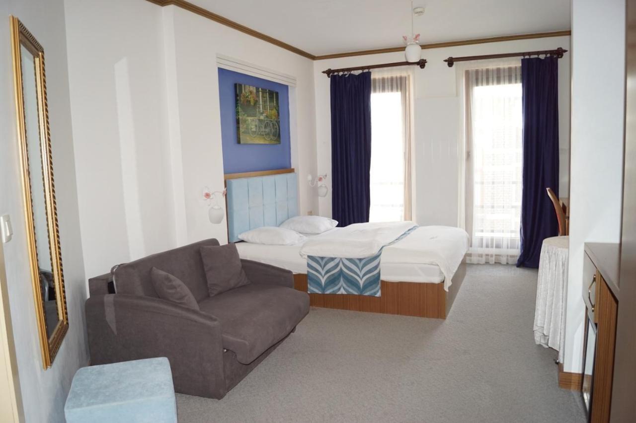 Fly Inn Hotel Lounge Machelen Bagian luar foto