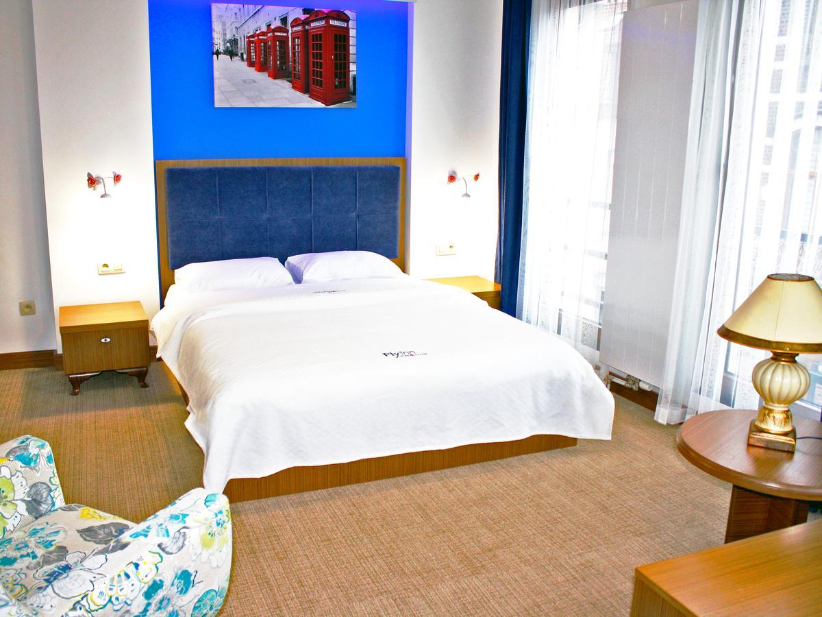 Fly Inn Hotel Lounge Machelen Bagian luar foto