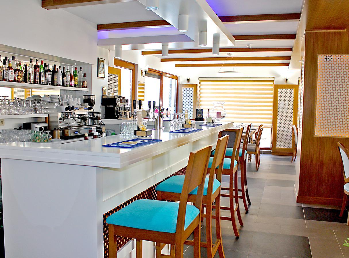 Fly Inn Hotel Lounge Machelen Bagian luar foto