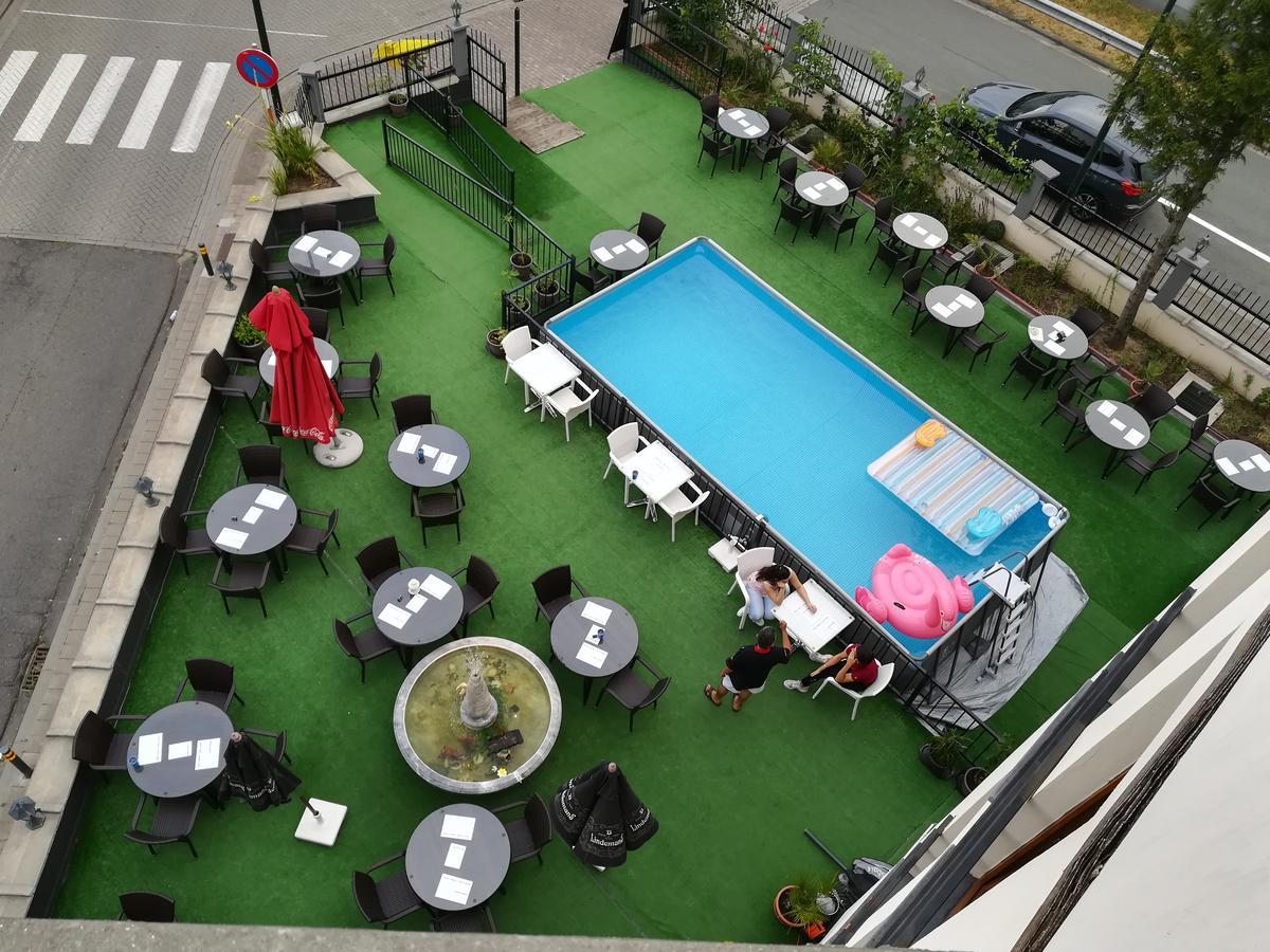 Fly Inn Hotel Lounge Machelen Bagian luar foto